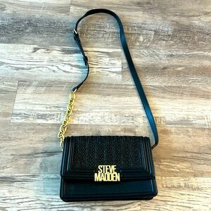 Steve Madden crossbody bag-in new condition!